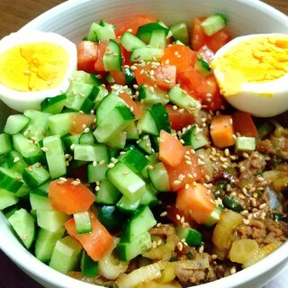 野菜たっぷり台湾風丼